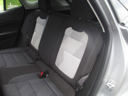 Used 2025 Chevrolet Trax LS w/ LS Convenience Package FWD image 20