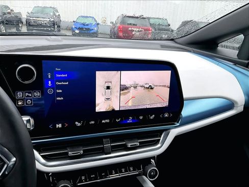 Used 2025 Chevrolet Equinox EV LT image 19