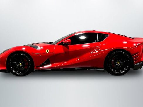 Used 2022 Ferrari 812 Competizione RWD image 8