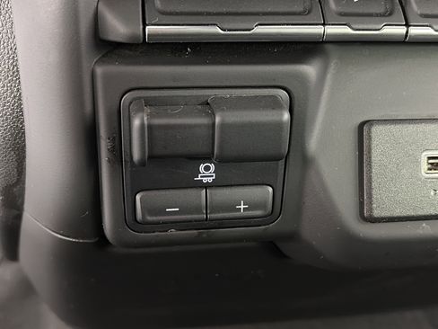 Used 2019 Chevrolet Silverado 1500 Custom Trail Boss w/ Custom Convenience Package image 24