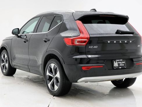 Used 2025 Volvo XC40 B5 Core AWD/4WD image 6