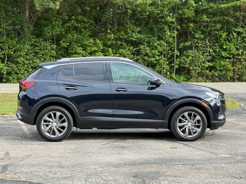 Used 2020 Buick Encore GX Essence w/ Experience Buick Package AWD/4WD image 3