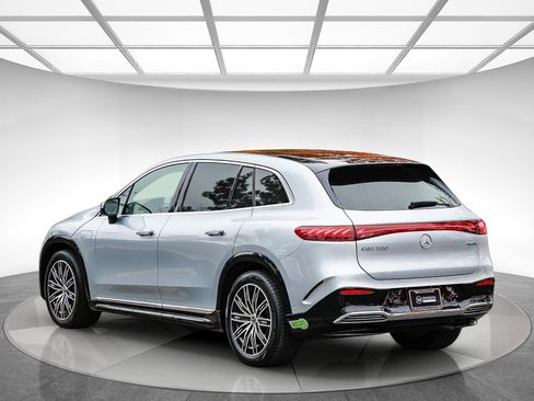 Used 2023 Mercedes-Benz EQS 580 4MATIC SUV image 2