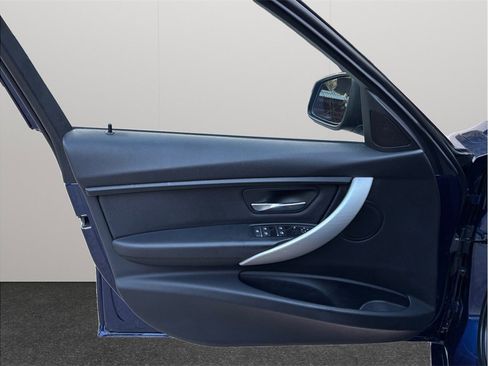 Used 2017 BMW 320i xDrive Sedan image 19