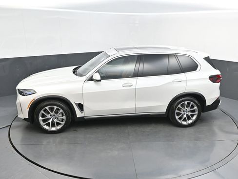 Certified 2024 BMW X5 xDrive40i w/ Premium Package AWD/4WD image 35