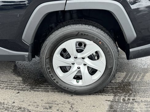 Used 2024 Toyota RAV4 LE image 38