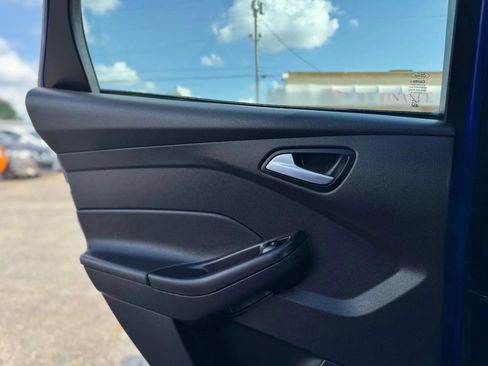 Used 2014 Ford Focus SE w/ Equipment Group 201A FWD image 30
