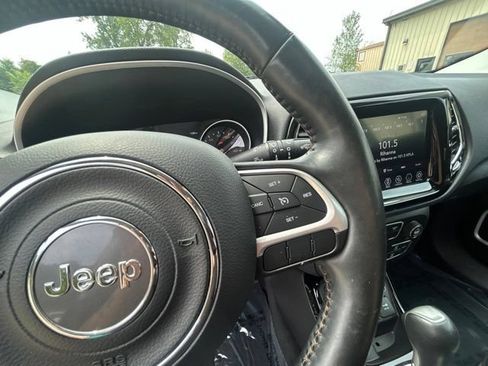 Used 2019 Jeep Compass Limited AWD/4WD image 27
