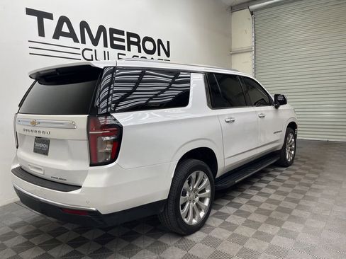 Used 2024 Chevrolet Suburban Premier RWD image 7