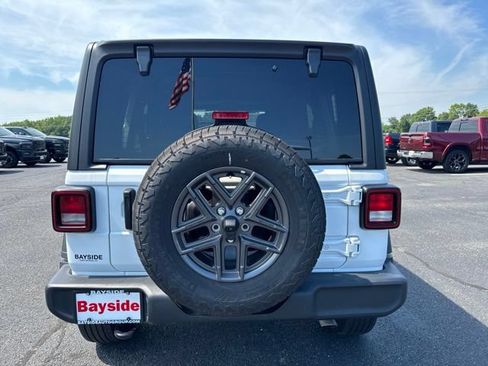 Used 2025 Jeep Wrangler Sport S AWD/4WD image 18