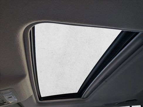 Used 2013 Toyota Highlander Limited image 10