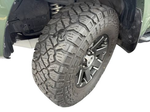Used 2022 Toyota 4Runner Trail Special Edition AWD/4WD image 9