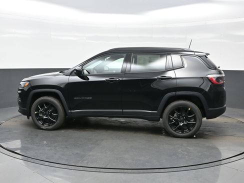 New 2026 Jeep Compass Latitude AWD/4WD image 4