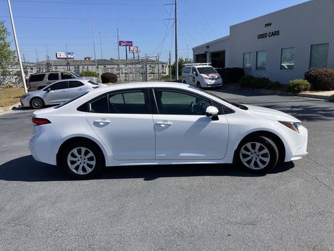 Used 2025 Toyota Corolla LE image 6