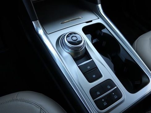 Used 2020 Ford Explorer Limited image 27