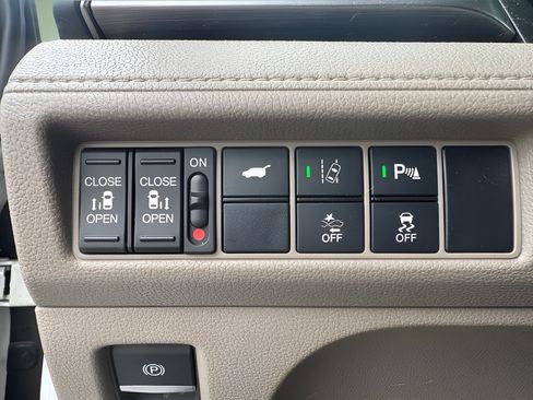 Used 2020 Honda Odyssey Touring image 24