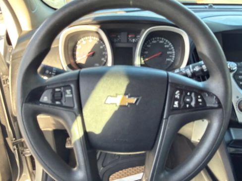 Used 2017 Chevrolet Equinox LS image 17