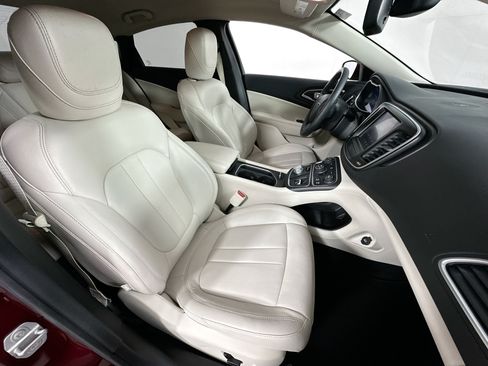 Used 2017 Chrysler 200 Limited Platinum w/ Comfort & Convenience Group FWD image 26
