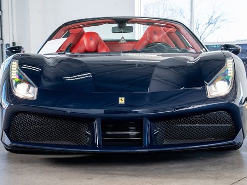 Used 2017 Ferrari 488 Spider image 3