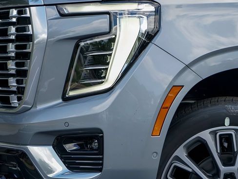 New 2026 GMC Yukon XL Denali w/ Denali Reserve Package AWD/4WD image 3