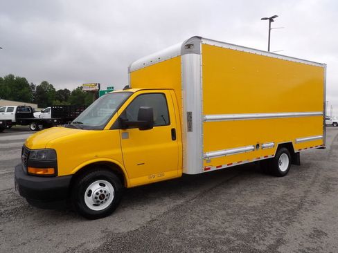Used 2019 GMC Savana 3500 Extended w/ Driver Convenience Package image 3