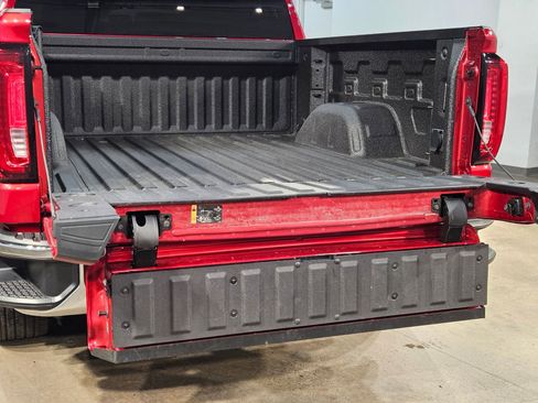 Used 2024 GMC Sierra 1500 SLT w/ SLT Convenience Package image 18