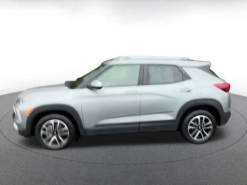 Used 2025 Chevrolet TrailBlazer LT image 9