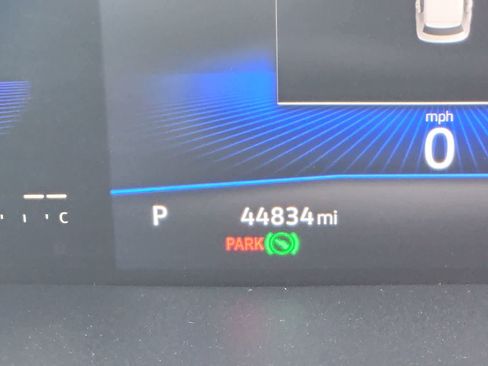 Used 2022 Volkswagen Taos SE w/ IQ.Drive SE Package image 20