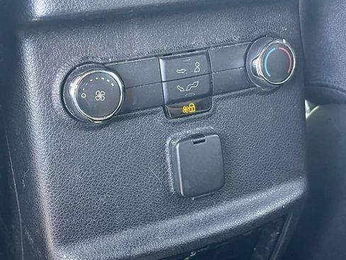 Used 2017 Ford Explorer XLT FWD image 20