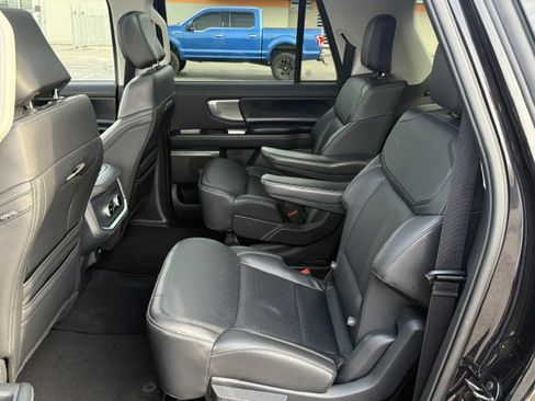 Used 2025 Ford Expedition Max Platinum AWD/4WD image 23