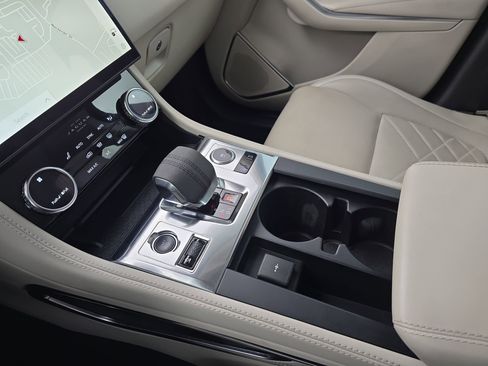 Used 2021 Jaguar F-PACE S image 25