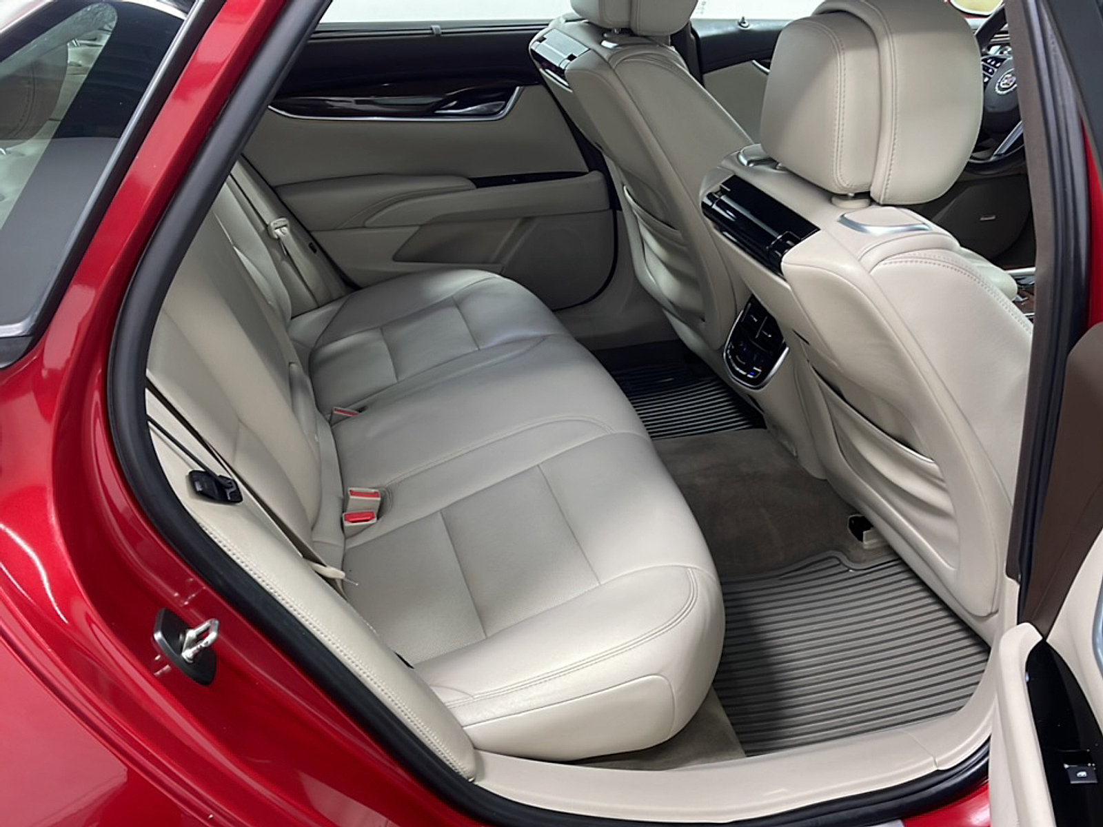 Used 2014 Cadillac XTS Premium w/ Driver Assist Package FWD image 20