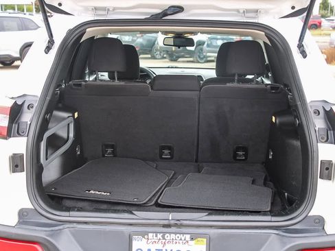 Used 2018 Jeep Cherokee Latitude image 24