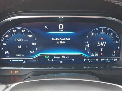 Used 2024 Chevrolet Suburban Premier image 17