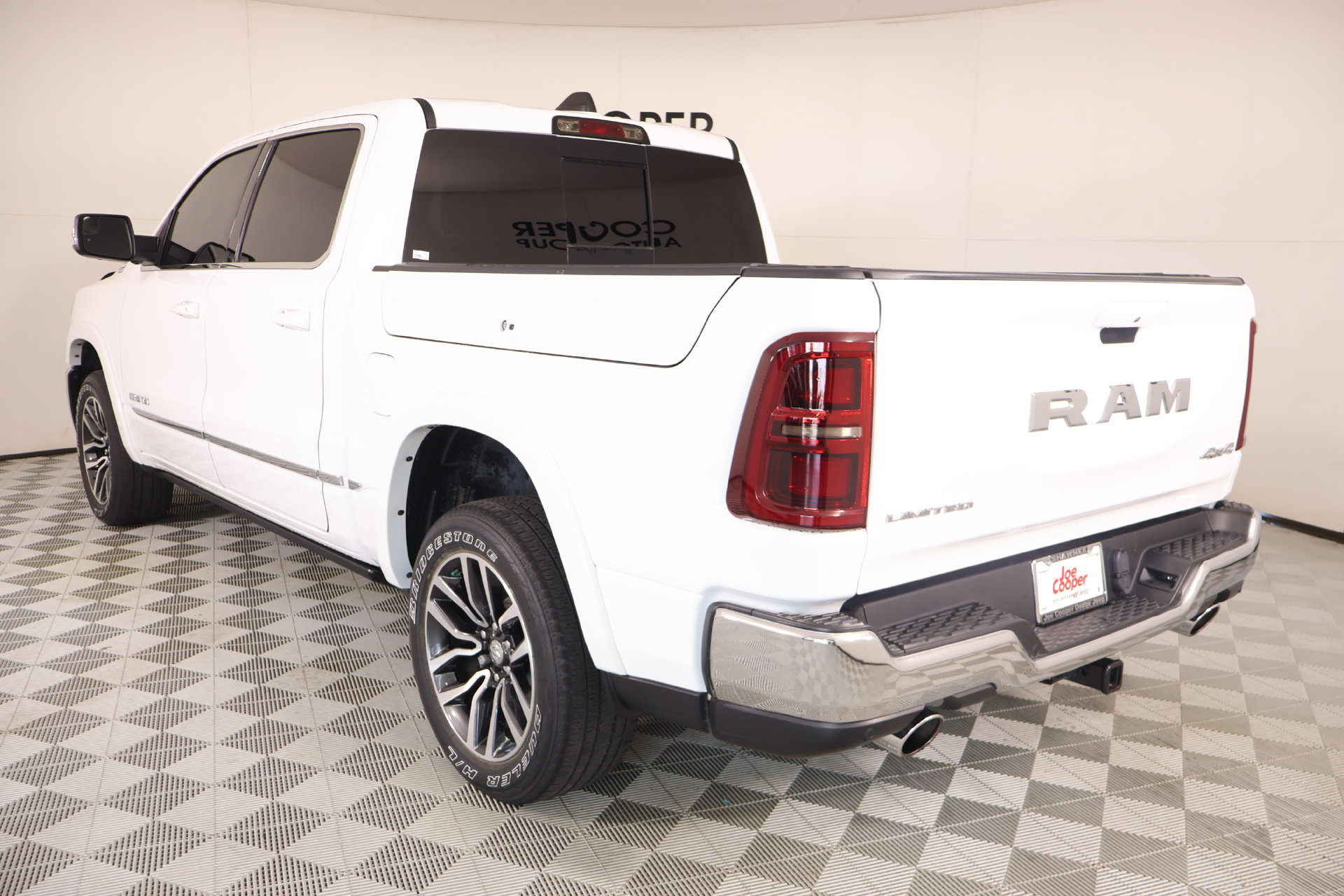 Used 2025 RAM 1500 Limited AWD/4WD image 24