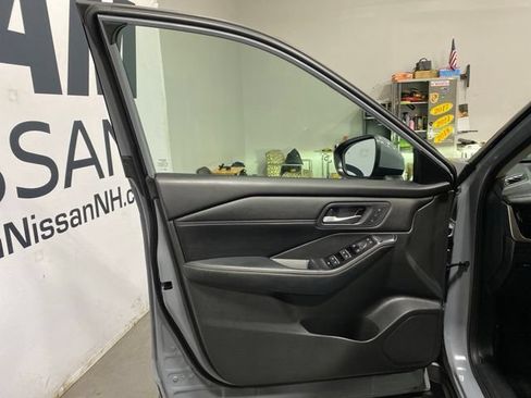 Certified 2024 Nissan Rogue SL w/ SL Premium Package AWD/4WD image 9