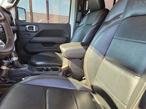 Used 2022 Jeep Wrangler Unlimited Sahara w/ Cold Weather Group image 17