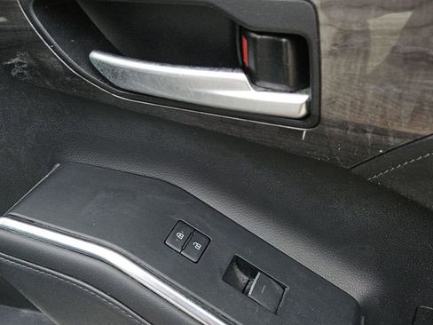 Used 2020 Toyota Highlander Limited image 38