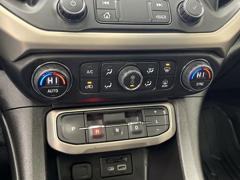 Certified 2022 GMC Acadia Denali w/ Denali Ultimate Package image 25