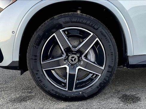 Used 2026 Mercedes-Benz GLC 300 4MATIC image 11