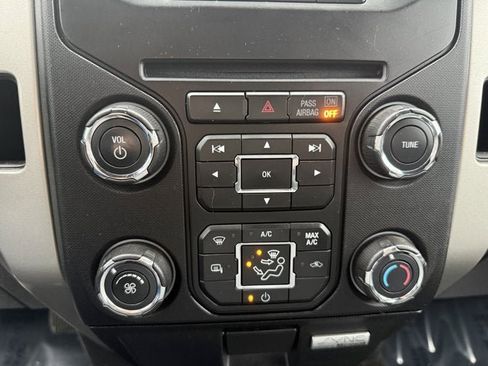 Used 2014 Ford F150 XLT w/ XLT Convenience Package image 19