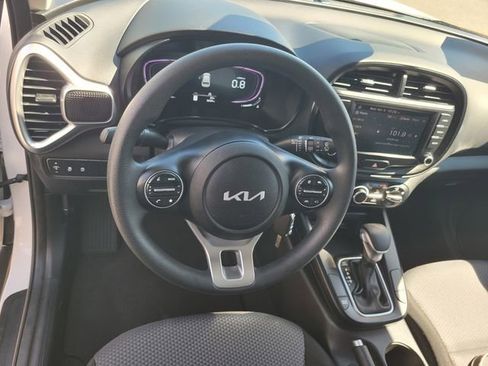 Used 2025 Kia Soul LX w/ LX Technology Package image 30