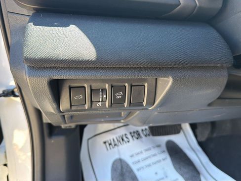 Used 2025 Subaru Outback Premium AWD/4WD image 13