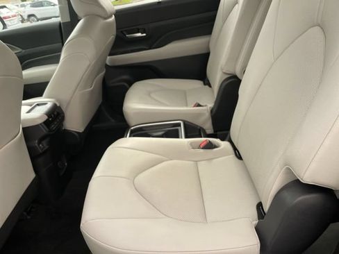 Used 2026 Toyota Grand Highlander AWD image 21