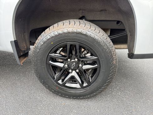 Used 2021 Chevrolet Silverado 1500 LT Trail Boss w/ Convenience Package II AWD/4WD image 19