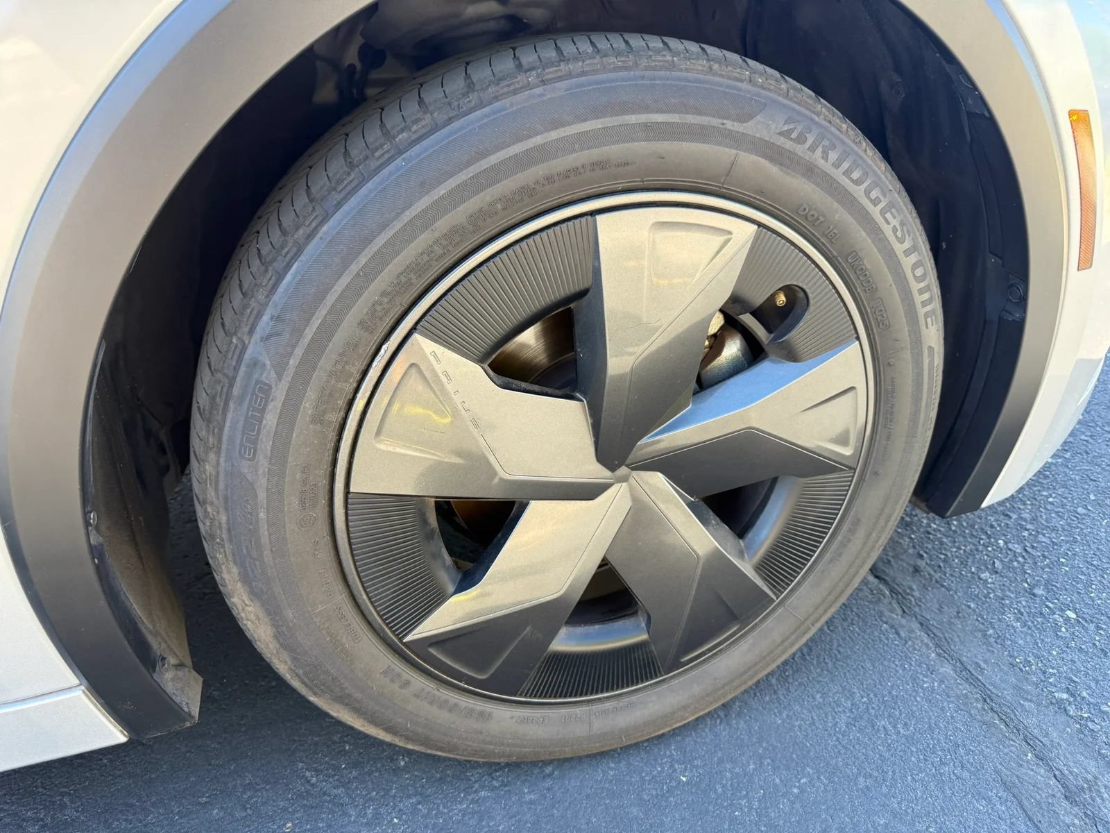 Used 2024 Toyota Prius LE FWD image 26