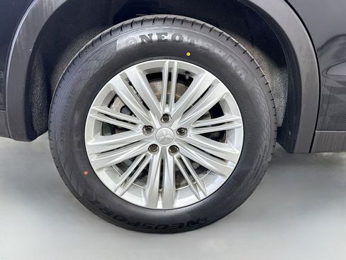 Used 2023 Mitsubishi Outlander ES image 33