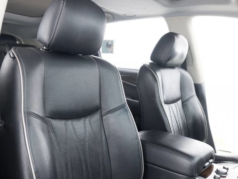 Used 2017 INFINITI QX60 Base AWD 4dr SUV w/ Deluxe Technology Package image 26