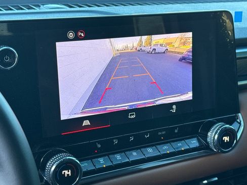 Used 2025 GMC Canyon AT4 w/ Nightfall Edition image 21