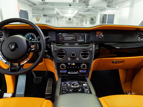 Certified 2024 Rolls-Royce Cullinan AWD/4WD image 39